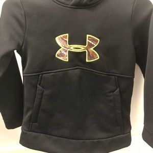 Under armour boys hoodie Size small